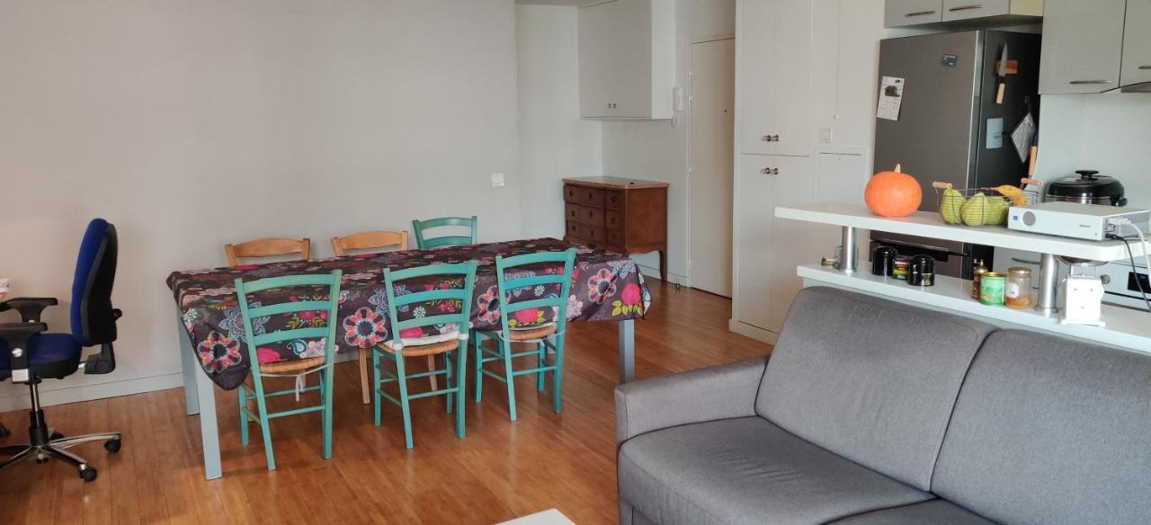 A 5 Minutes Du Metro Homestay